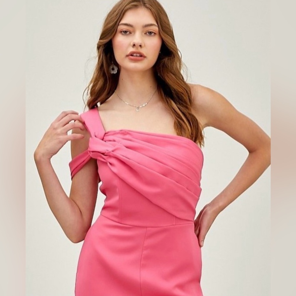 Elegant Pink One-Shoulder Jumpsuit